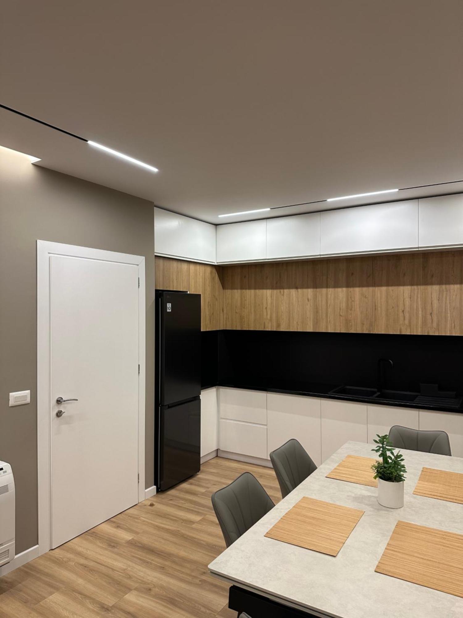 Bright & Modern Family Flat *
